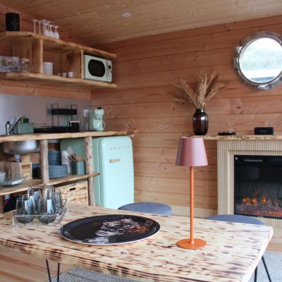 Une cabane flottante sur la Maine.